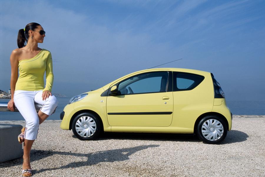  Citroen C1 3-Door 2012 года  (фото 53 из 80)